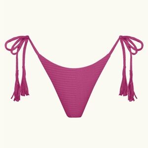 NWT Acacia Lauie Protea Dual Ribbed Bottom